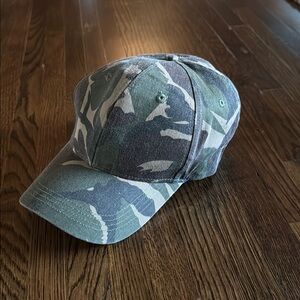 Cameo Camouflage Men's Hat
